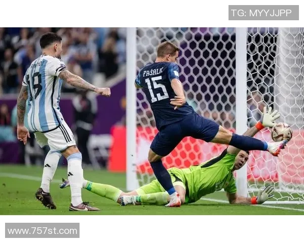 足球明星意外受伤瞬间合集精彩回顾与分析 足球明星意外受伤瞬间合集精彩回顾与分析